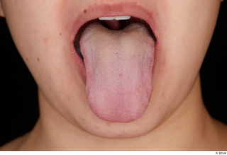 Serina Gomez tongue 0001.jpg